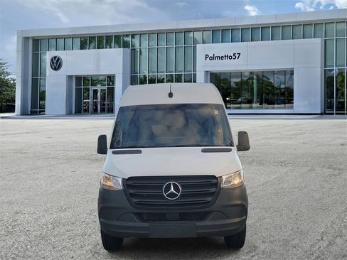 Used 2024 Mercedes-Benz Sprinter 2500 image 2