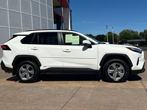 Used 2025 Toyota RAV4 XLE AWD/4WD image 3