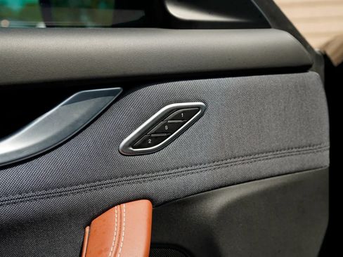 Used 2023 Maserati Levante GT AWD/4WD image 22