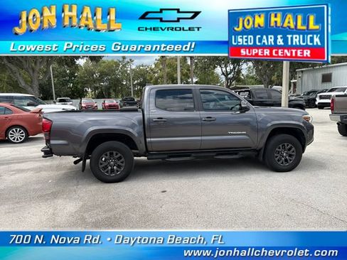 Used 2023 Toyota Tacoma SR5 AWD/4WD image 12