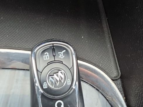 Used 2019 Buick Enclave Essence AWD/4WD image 29