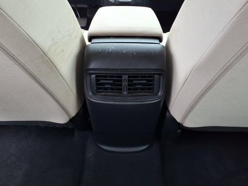 Used 2017 Honda CR-V LX image 4