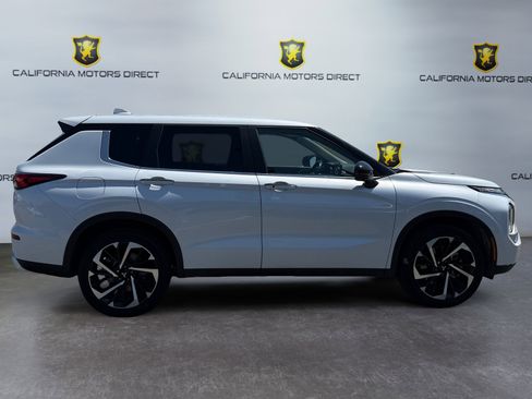 Used 2024 Mitsubishi Outlander SE FWD image 6