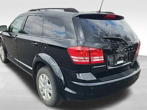 Used 2020 Dodge Journey SE w/ SE Popular Equipment Group FWD image 3