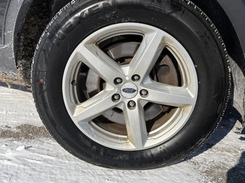 Used 2016 Ford Explorer XLT w/ Equipment Group 202A image 24