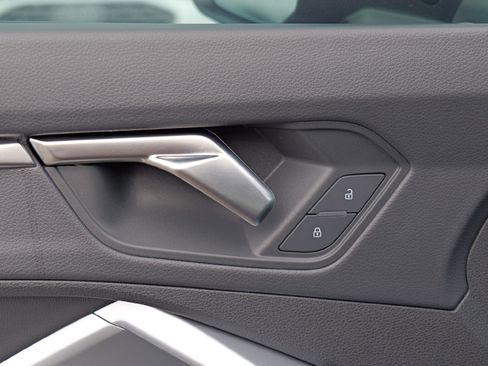 New 2025 Audi Q3 2.0T Premium image 28