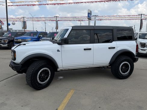 Certified 2024 Ford Bronco Black Diamond w/ Sasquatch Package AWD/4WD image 10
