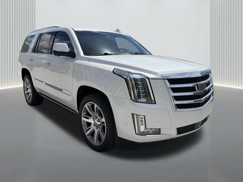 Used 2018 Cadillac Escalade Premium Luxury RWD image 8