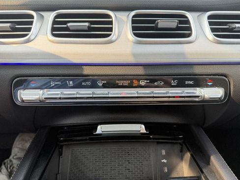 Used 2025 Mercedes-Benz GLE 350 4MATIC w/ Winter Package image 19