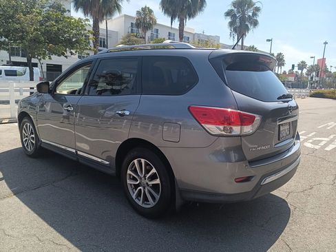 Used 2015 Nissan Pathfinder SL FWD image 6