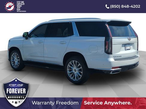 Used 2021 Cadillac Escalade Premium Luxury RWD image 4