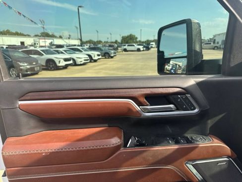 Used 2024 GMC Sierra 2500 Denali Ultimate AWD/4WD image 7