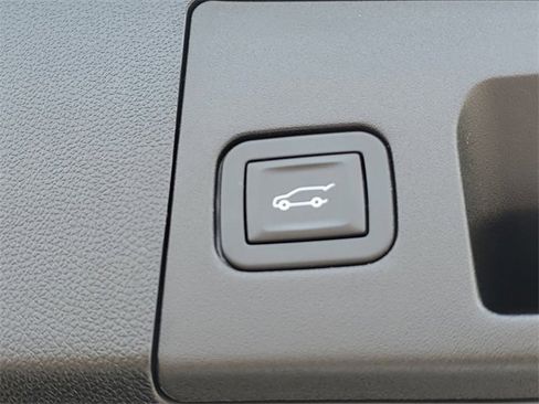 Used 2019 Cadillac XT4 Premium Luxury w/ Cold Weather Package image 28