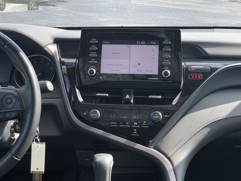 Used 2024 Toyota Camry SE image 31