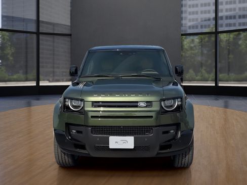 New 2026 Land Rover Defender 110 X-Dynamic SE AWD/4WD image 2