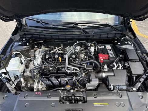 Used 2025 Nissan Altima 2.5 SV FWD image 3