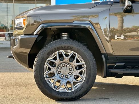 Used 2025 GMC Hummer EV 3X w/ LPO, Cargo Utility Package image 34