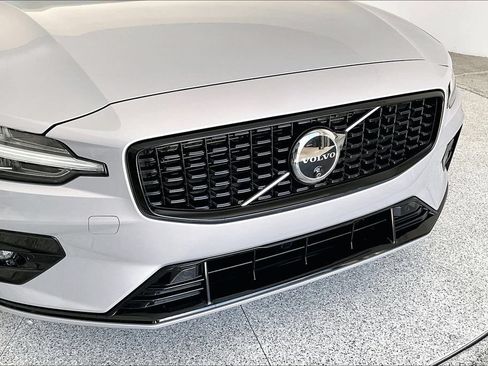 Used 2024 Volvo S60 B5 Plus AWD/4WD image 36