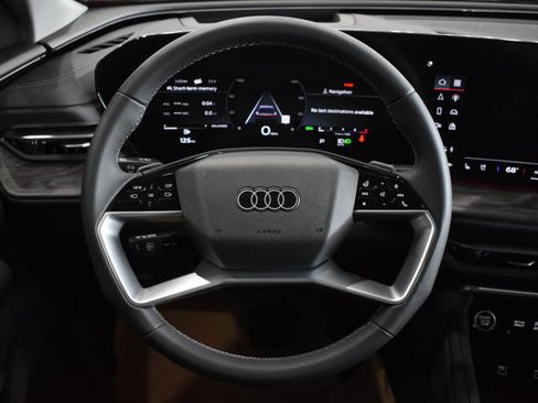 Certified 2025 Audi Q5 Premium Plus w/ Premium Plus AWD/4WD image 16