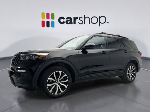 Used 2023 Ford Explorer ST image 2