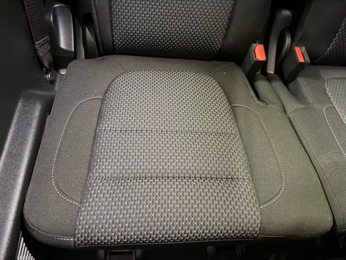 Used 2023 GMC Acadia SLE w/ Driver Convenience Package image 26