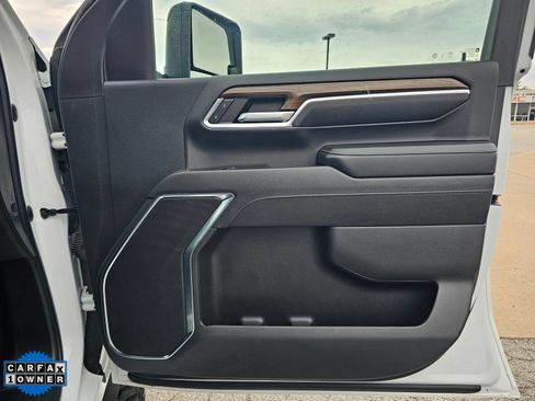 Used 2024 Chevrolet Silverado 2500 LT AWD/4WD image 29