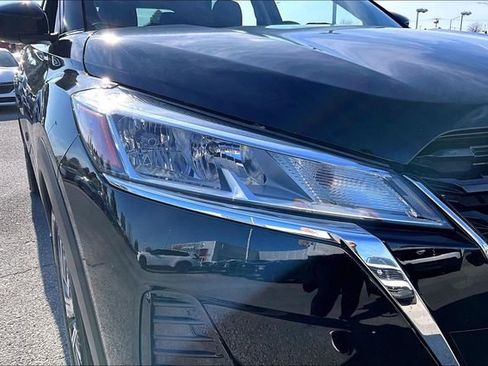 Certified 2024 Nissan Kicks SV image 30