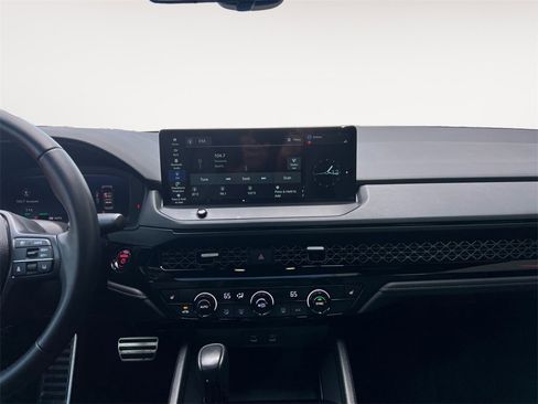 Used 2023 Honda Accord Sport image 11