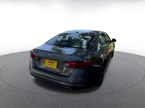 Used 2025 Nissan Altima 2.5 SV FWD image 14