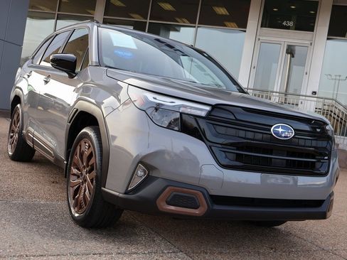 Used 2025 Subaru Forester Sport image 7