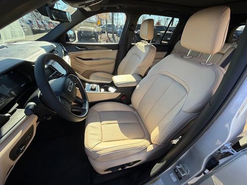 Certified 2024 Jeep Grand Cherokee Limited w/ Luxury Tech Group II image 21