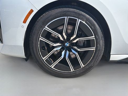 Certified 2025 BMW 740i image 43