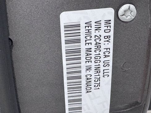 Used 2022 Chrysler Pacifica Limited image 49