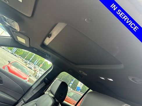 Used 2023 Chevrolet Traverse RS AWD/4WD image 13