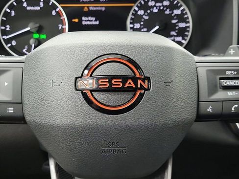 Used 2025 Nissan Rogue SV AWD/4WD image 31