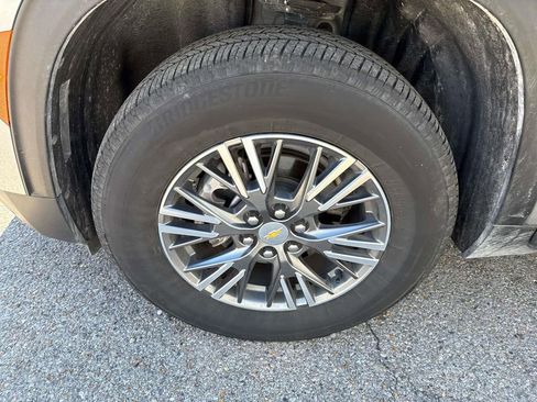 Certified 2025 Chevrolet Traverse LT image 4