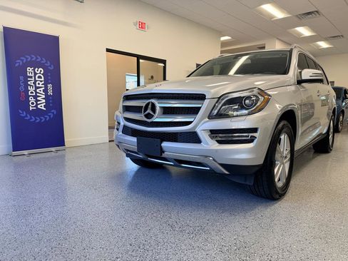 Used 2015 Mercedes-Benz GL 450 4MATIC image 3