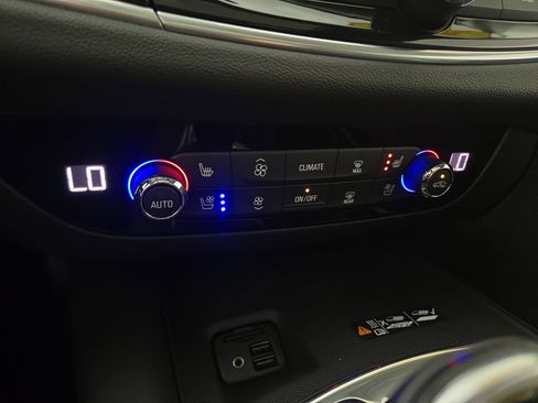 Certified 2021 Buick Enclave Avenir w/ Avenir Technology Package image 29