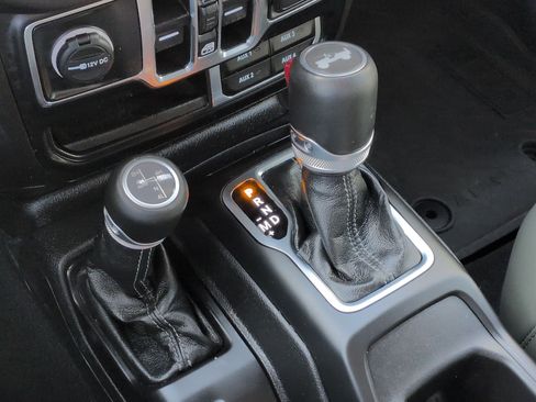 Used 2024 Jeep Wrangler High Altitude image 16