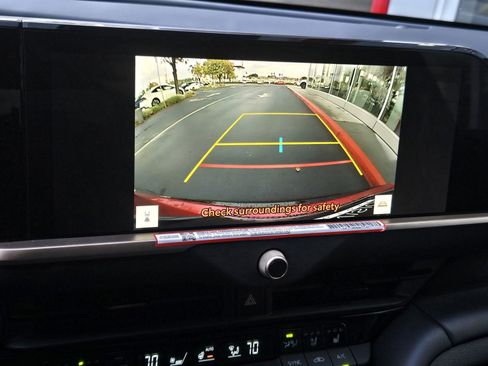 Used 2025 Toyota Crown Signia image 14