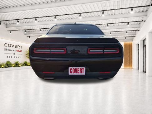 Used 2020 Dodge Challenger SXT w/ Driver Convenience Group RWD image 11