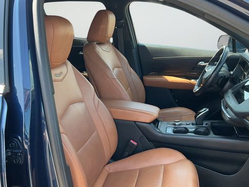 Used 2021 Cadillac XT4 Premium Luxury FWD image 12