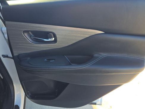 Used 2017 Nissan Murano S w/ Navigation Package image 18