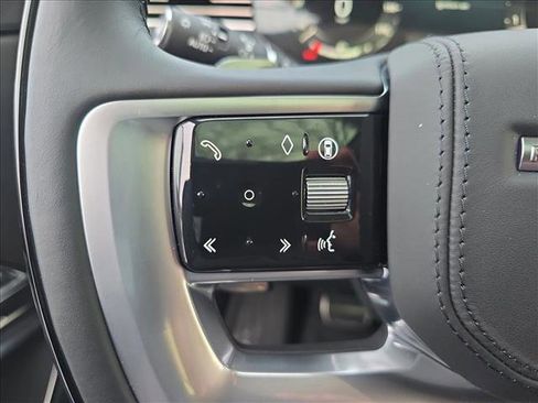New 2025 Land Rover Range Rover Long Wheelbase SE image 19