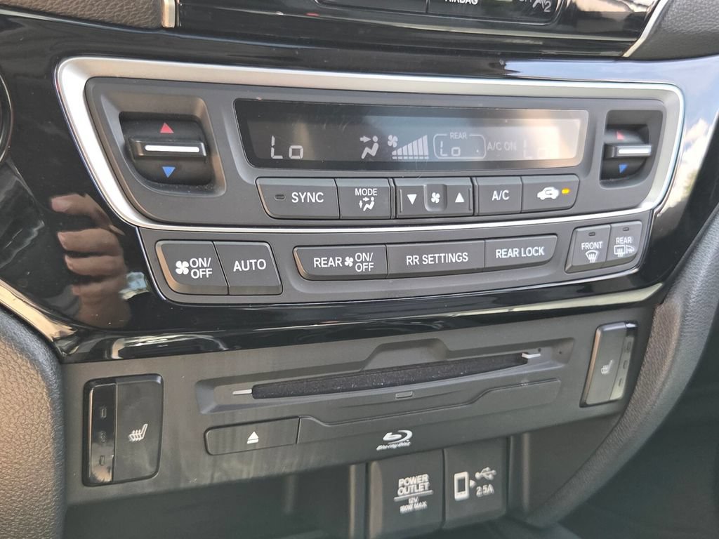Used 2021 Honda Pilot Touring image 30