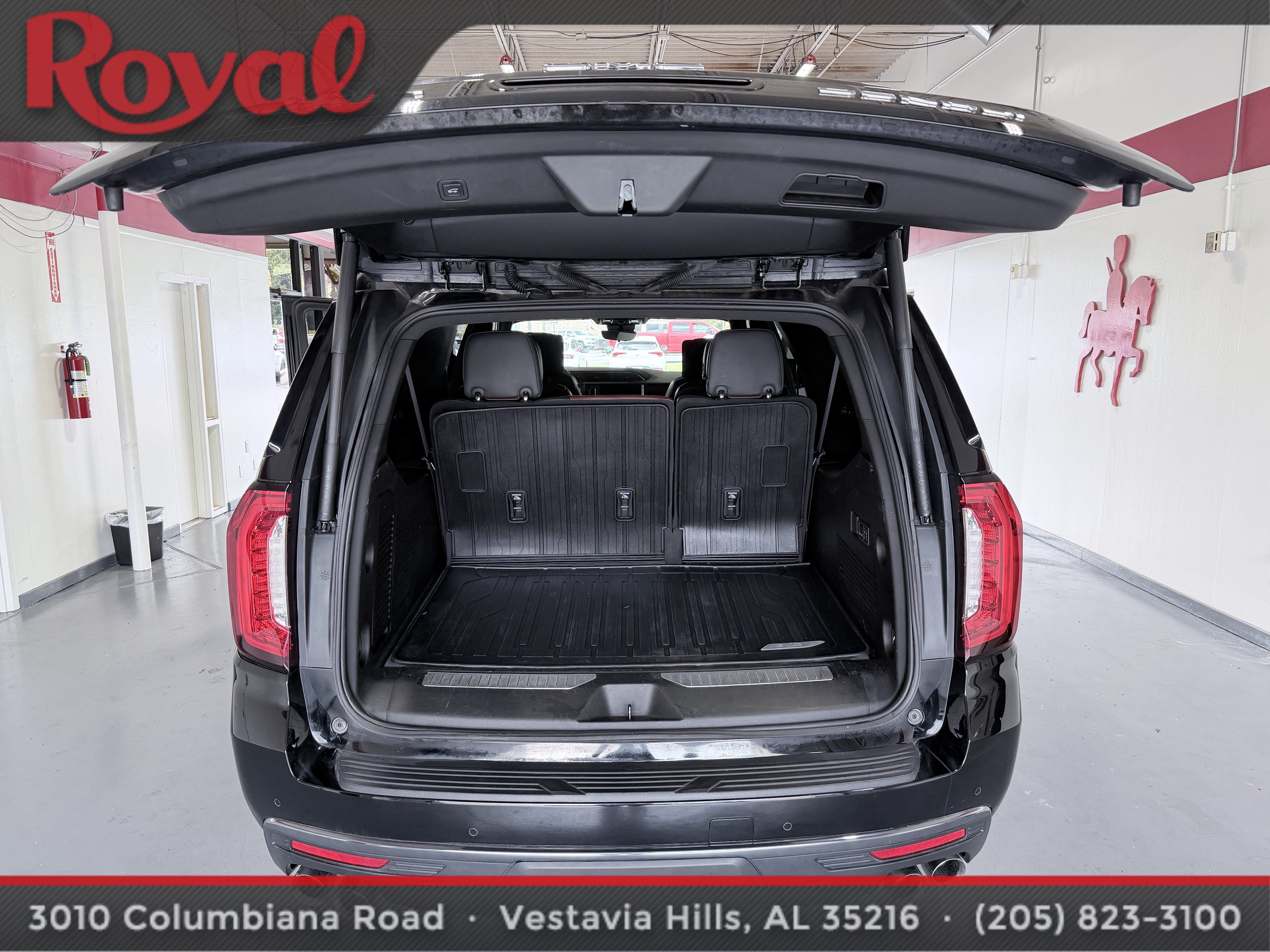 Used 2023 GMC Yukon XL Denali Ultimate AWD/4WD image 21