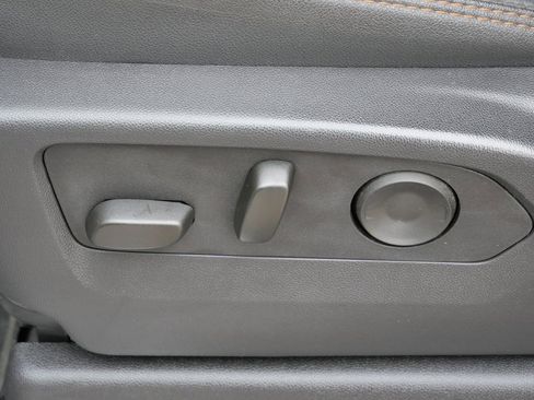 Used 2025 GMC Sierra 2500 AT4 image 36