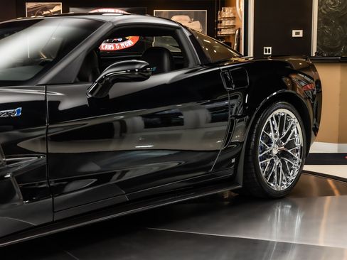 Used 2009 Chevrolet Corvette ZR1 w/ Preferred Equipment Group RWD image 30