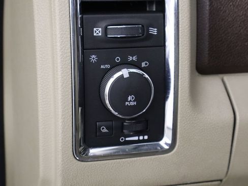 Used 2014 RAM 1500 Laramie AWD/4WD image 22