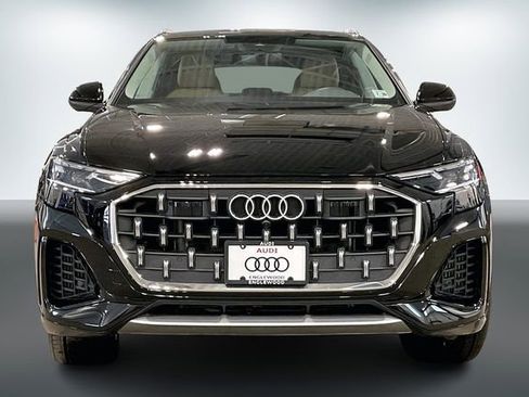 Used 2025 Audi Q8 Premium Plus w/ Premium Plus Package image 3